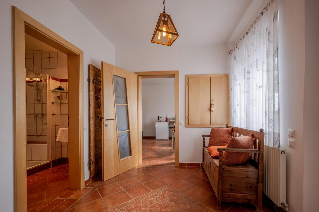 Winzerferienhaus Schueller Пурбах-ам-Нойзидлер-Зе Экстерьер фото