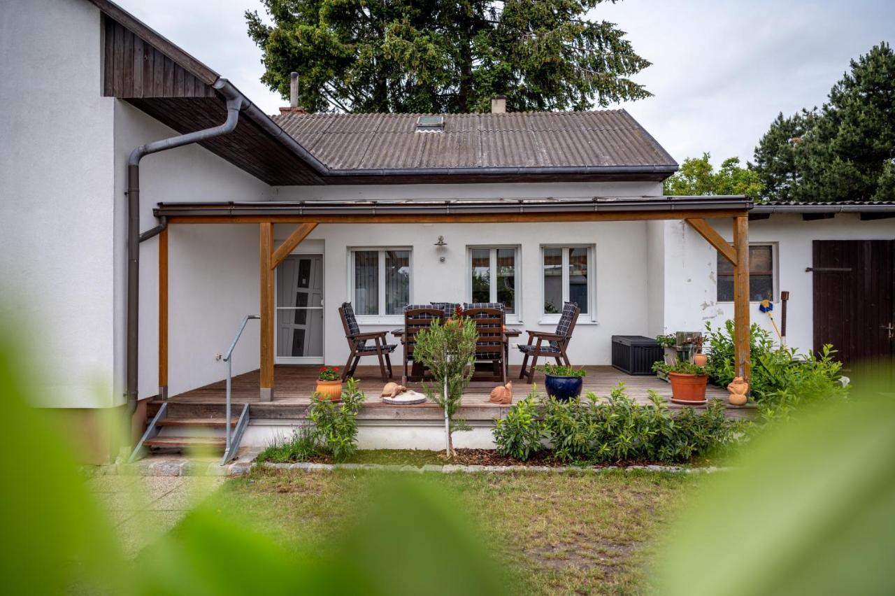 Winzerferienhaus Schueller Пурбах-ам-Нойзидлер-Зе Экстерьер фото